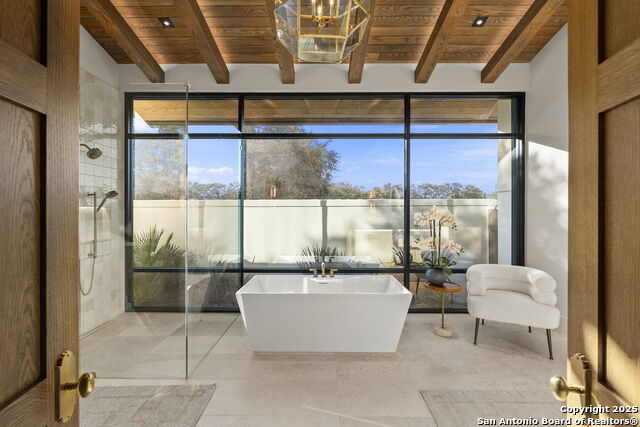 Listing photo id 25 for 24627 Cliff Line Dr
