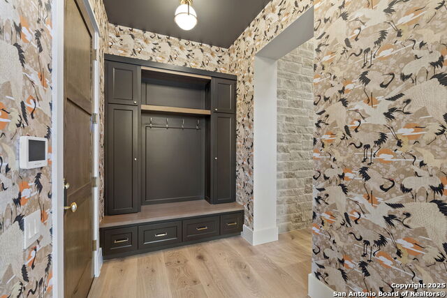 Listing photo id 32 for 24627 Cliff Line Dr