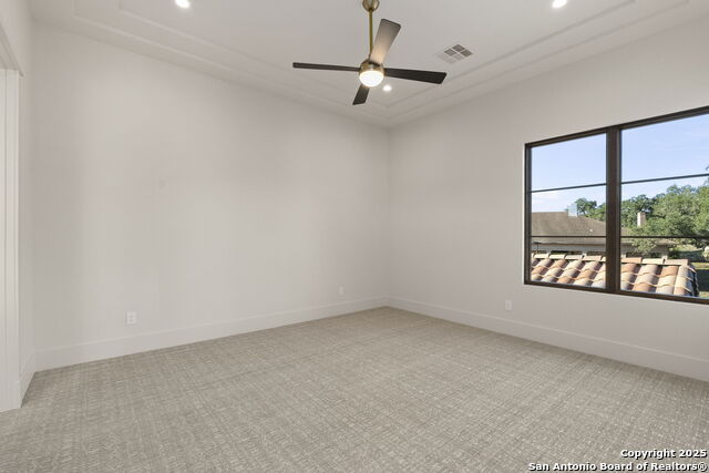 Listing photo id 38 for 24627 Cliff Line Dr