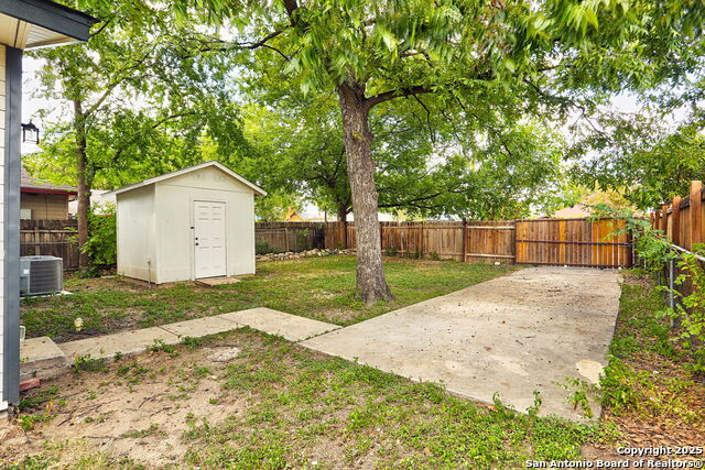 Image 23 of 25 For 1327 Colima St