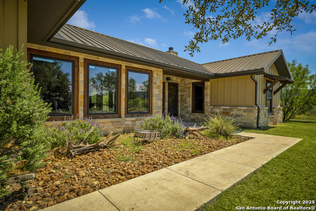 Details for 1185 Mountain Valley, ConCan, TX 78838
