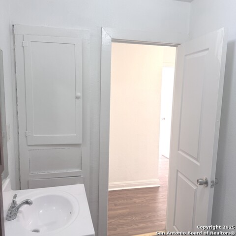 Image 4 of 13 For 521 Walton Ave