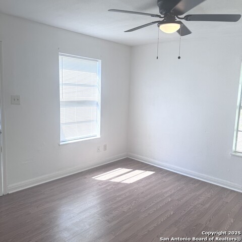 Image 8 of 13 For 521 Walton Ave