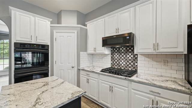 Image 22 of 91 For 14534 Gunter Ave