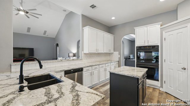 Image 23 of 91 For 14534 Gunter Ave