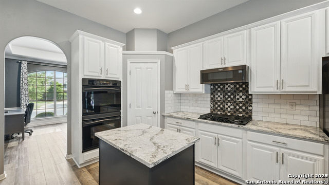 Image 31 of 91 For 14534 Gunter Ave