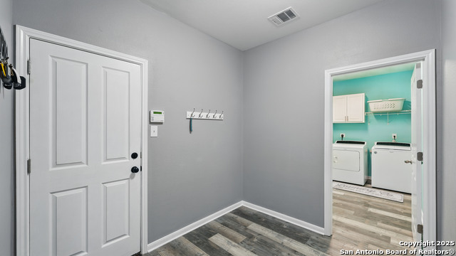 Image 42 of 91 For 14534 Gunter Ave