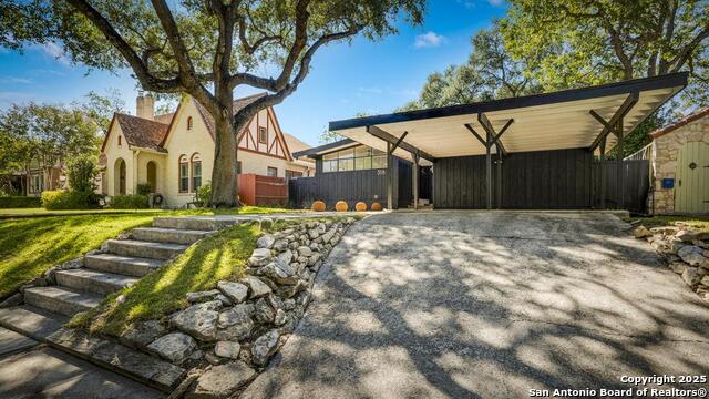 Image 2 of 25 For 318 Rosewood W