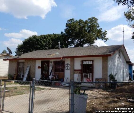 Image 2 of 5 For 2710 Pollote St