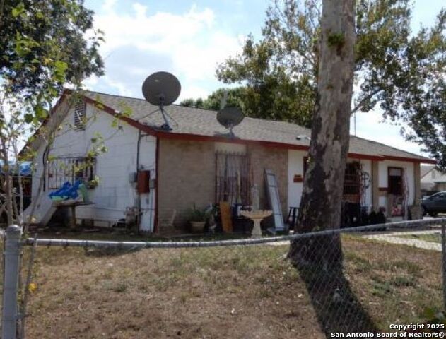 Image 3 of 5 For 2710 Pollote St