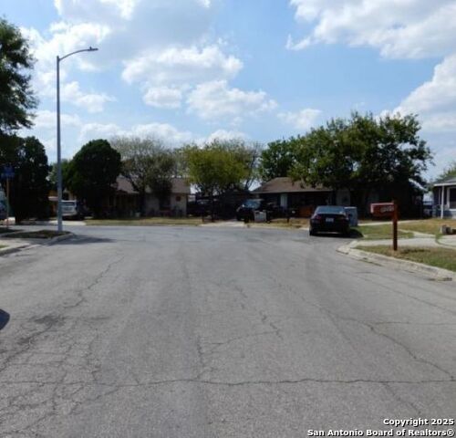 Image 4 of 5 For 2710 Pollote St