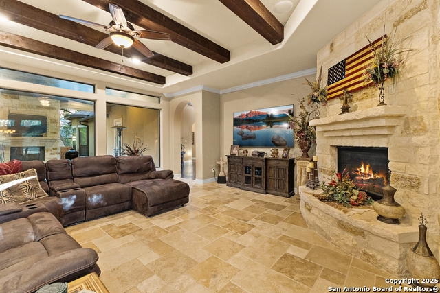 Listing photo id 8 for 324 Heavens Way
