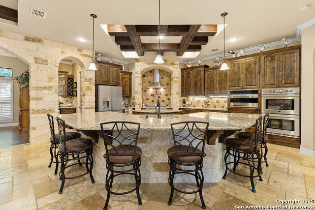 Listing photo id 9 for 324 Heavens Way