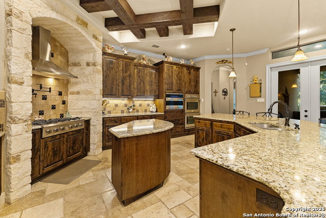 Listing photo id 10 for 324 Heavens Way
