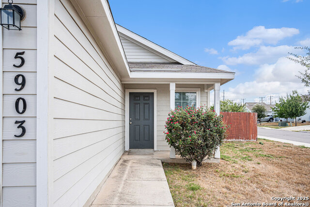 Image 3 of 27 For 5903 Autumn Palms