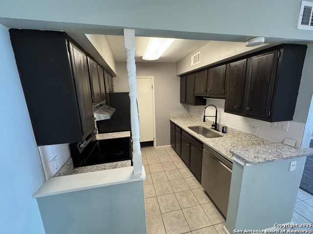 Image 4 of 11 For 6718 Callaghan  Apt 313