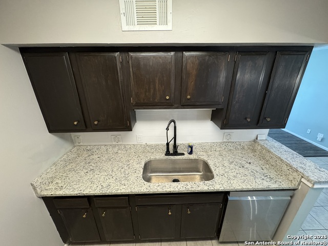 Image 6 of 11 For 6718 Callaghan  Apt 313