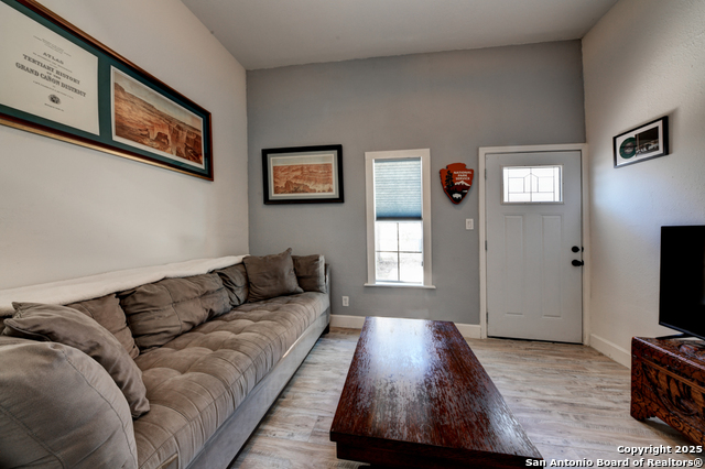 Image 13 of 32 For 435 Belmont