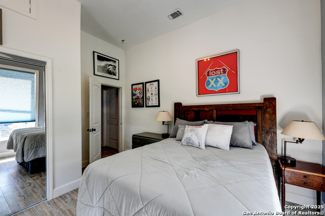 Image 18 of 32 For 435 Belmont