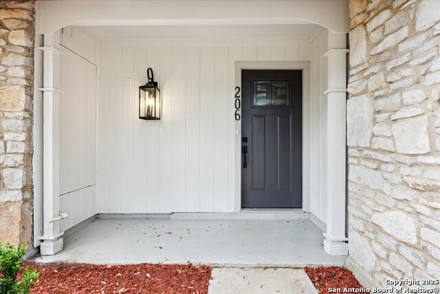 Listing photo id 12 for 206 Trafalgar