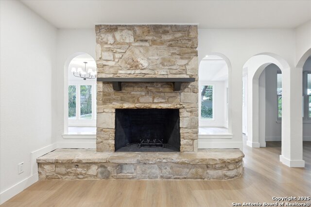 Listing photo id 18 for 206 Trafalgar