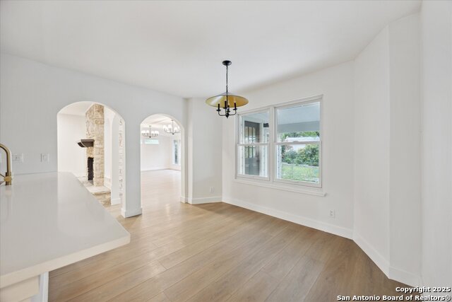 Listing photo id 21 for 206 Trafalgar
