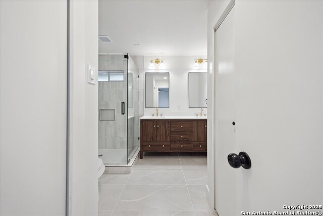 Listing photo id 23 for 206 Trafalgar