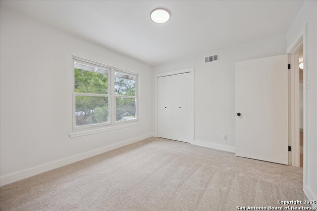 Listing photo id 26 for 206 Trafalgar