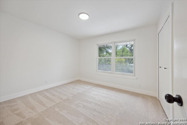 Listing photo id 27 for 206 Trafalgar
