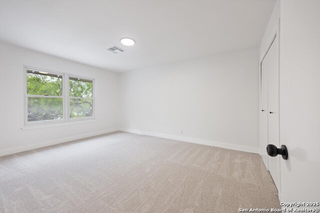 Listing photo id 30 for 206 Trafalgar