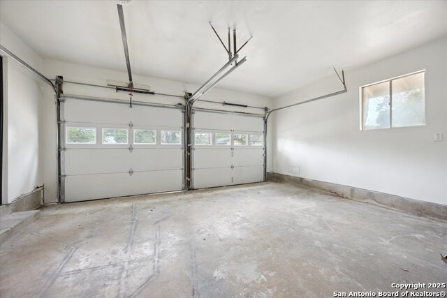 Listing photo id 37 for 206 Trafalgar