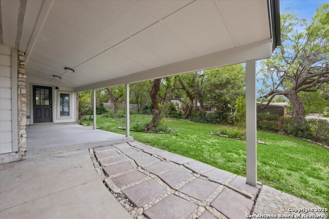 Listing photo id 39 for 206 Trafalgar