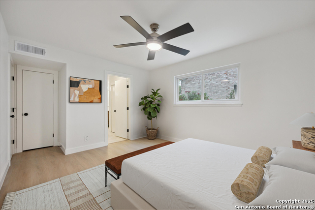 Listing photo id 5 for 206 Trafalgar