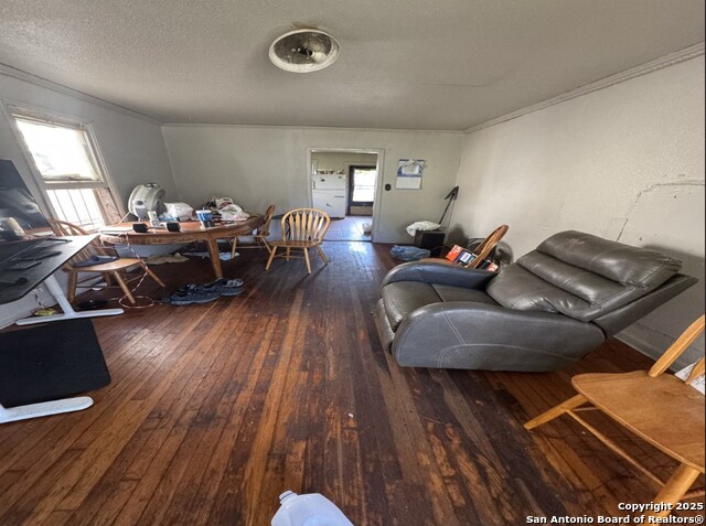 Listing photo id 2 for 545 Cottonwood