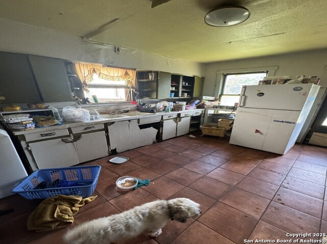 Listing photo id 4 for 545 Cottonwood