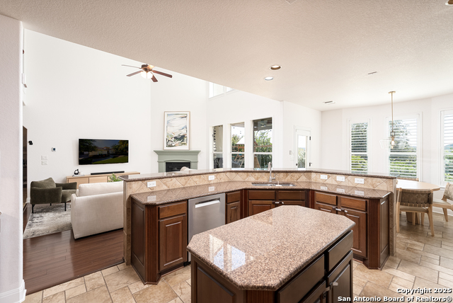 Image 13 of 46 For 24806 Ellesmere