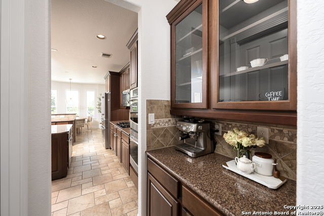 Image 15 of 46 For 24806 Ellesmere