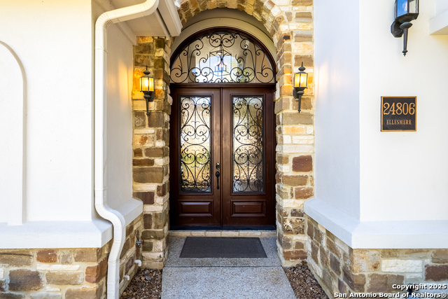 Image 2 of 46 For 24806 Ellesmere