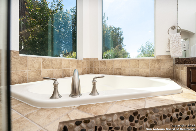 Image 22 of 46 For 24806 Ellesmere