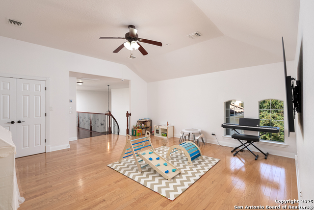 Image 27 of 46 For 24806 Ellesmere