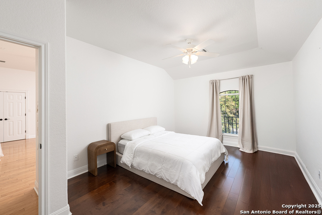 Image 28 of 46 For 24806 Ellesmere