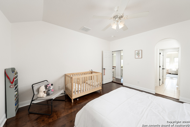 Image 31 of 46 For 24806 Ellesmere