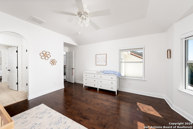 Image 34 of 46 For 24806 Ellesmere