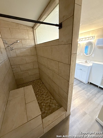 Image 16 of 25 For 659 Olmos W