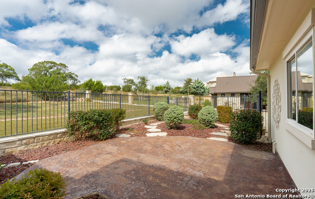 Image 33 of 39 For 3911 Kite Dr. E