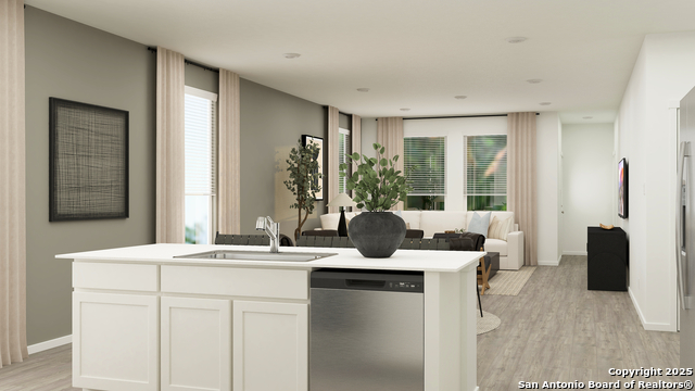 Listing photo id 8 for 11822 Carolina Rose