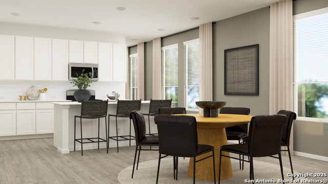 Listing photo id 3 for 11822 Carolina Rose