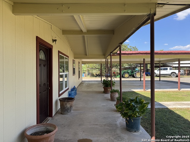 Listing photo id 5 for 2755 Fm 1436