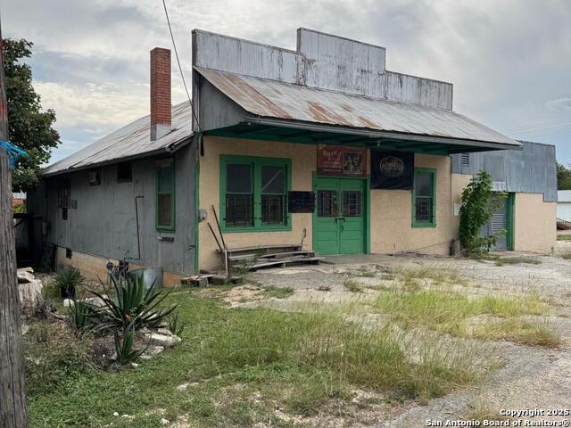 Listing photo id 0 for 407 High St.