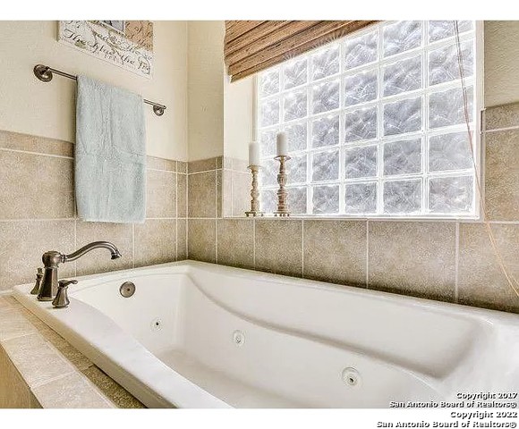 Image 14 of 19 For 110 Surrey Dr